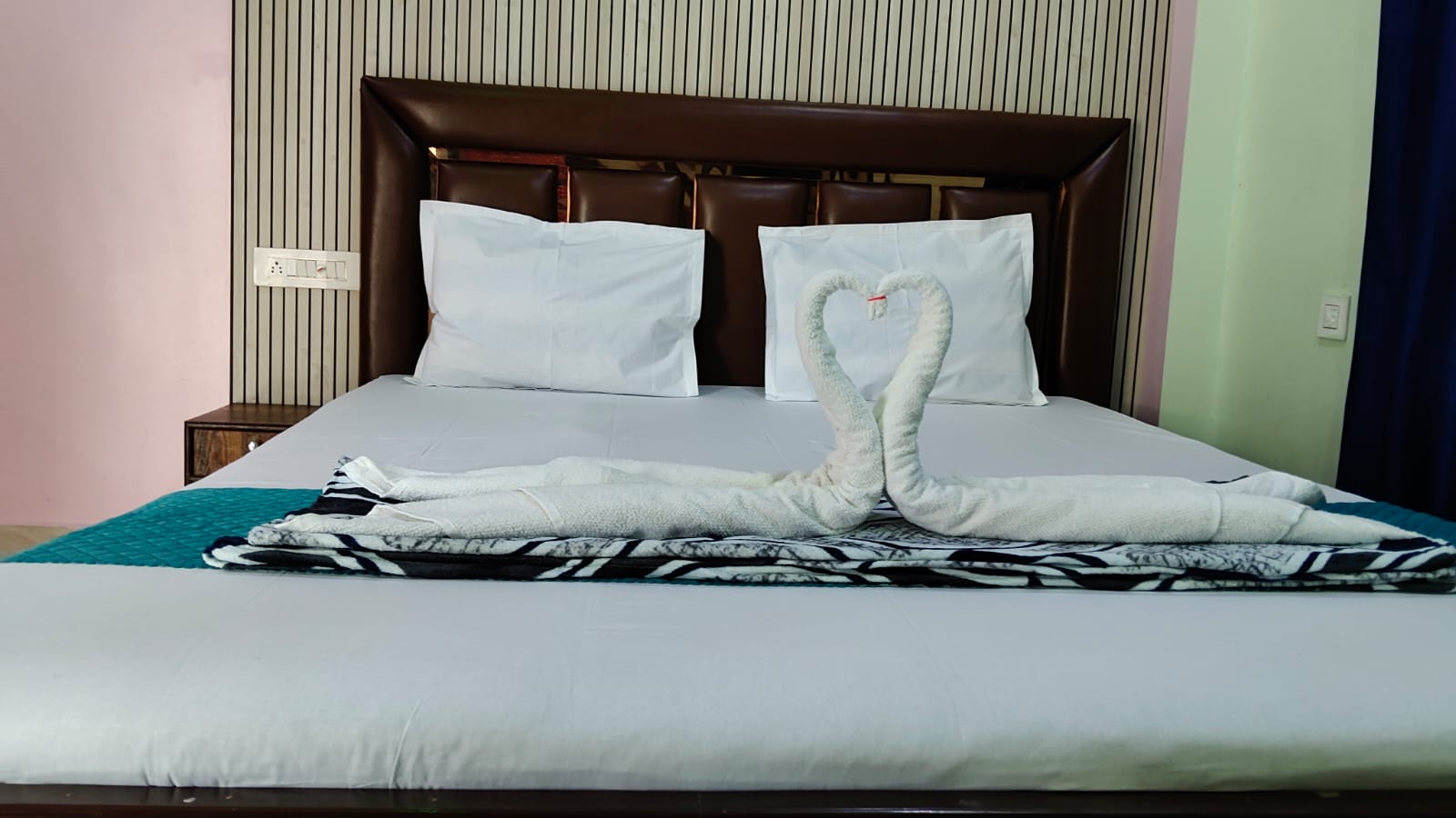 AC Room Interior with Cove Lighting